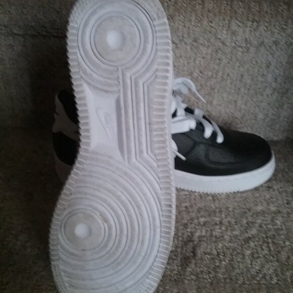 NIKE AIR FORCE 1 - Picture 2 of 4